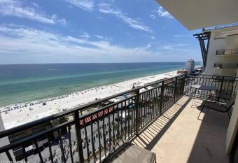 AWESOME Beach condo - Amazing ocean views has Balcony rooms