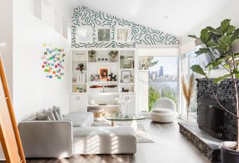 The Ferry House has rooms with a private hot tub