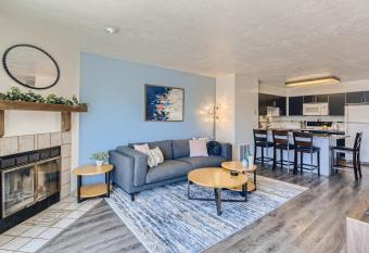RARE FIND Modern Townhome in the Heart of Old Colorado City has Balcony rooms