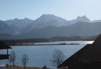 G  stehaus Guggomos  allows 18 year olds to book a room