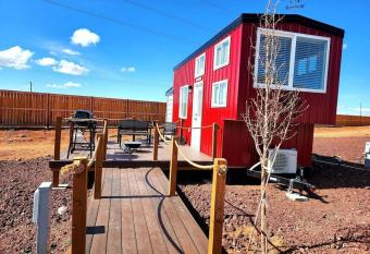 Romantic Tiny home with private deck has Balcony rooms