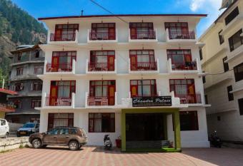 Hotel Chandra Palace allows 18 year olds to book a room