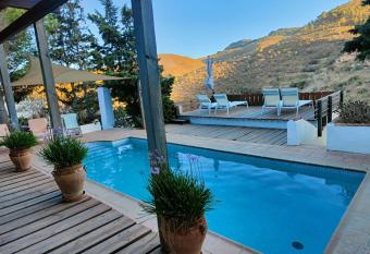 Cortijo Vacas Gordas B&B allows 18 year olds to book a room