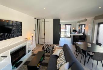 Knokke - Lovely apartment 3 bedrooms in the center allows 18 year olds to book a room
