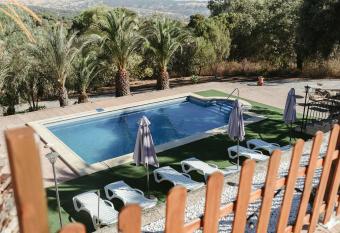 Brisas del Palmeral has Balcony rooms