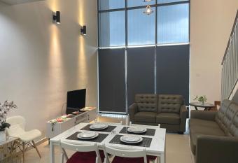 Sweethome Homestay i-City Shah Alam WIFI Netflix Coway MusIim Friendly has Balcony rooms