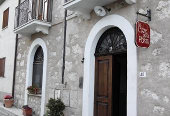 Le Case Della Posta has Balcony rooms