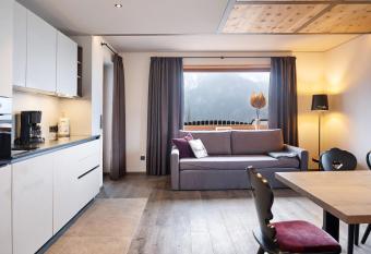 Angerle Alm Apt K  nig Laurin has Balcony rooms