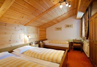 Angerle Alm Apt Zwergenvolk has Balcony rooms