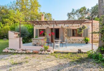 Finca Ses Pomeres has Balcony rooms