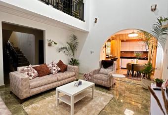 Private Rooms in Madina Estate, Accra has Balcony rooms