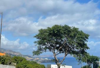 Duarte s Guest House Gaula has Balcony rooms