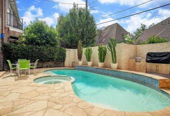 N-E-G INSPERIT (next to galleria mall) has Balcony rooms