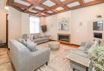 Luxurious 5 bedroom custom built home awaits you! has Balcony rooms