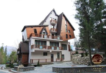 Oblique - Forest & Spa has Balcony rooms