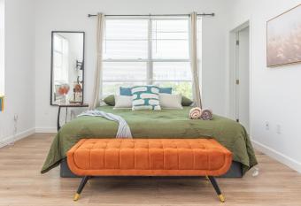 Home Miami Downtown with Balcony - 5 minutes from Wynwood & Port - Art District near Beach allows 18 year olds to book a room