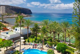 Boutique Hotel H10 Big Sur - Adults Only allows 18 year olds to book a room