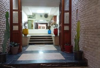 Bel appartement r  nov   proche de la gare du train has Balcony rooms