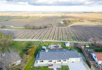 Grape Escape Farmhouse allows 18 year olds to book a room