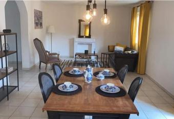 Le cocon d Emma has Balcony rooms