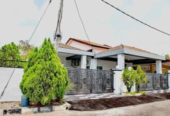 De Luma(The Rumah) @ Alma 8 bedroom/8 bathroom has Balcony rooms