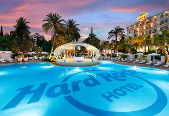 Hard Rock Hotel Marbella - Puerto Ban  s has Balcony rooms