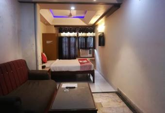 Hotel Maharaja By WB Inn allows 18 year olds to book a room