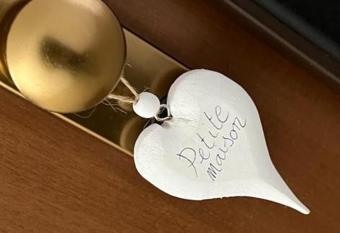 Petite maison has Balcony rooms