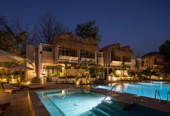 The Gilded Iguana allows 18 year olds to book a room