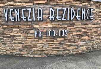 Duplex Ale has Balcony rooms