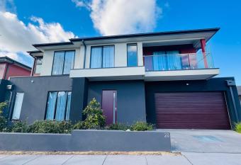    The bayside    Beautifully brand new house has Balcony rooms