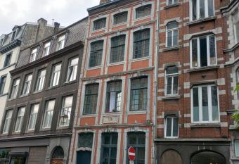 Studio r  gence allows 18 year olds to book a room