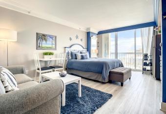 Daytona Beach Resort has Balcony rooms