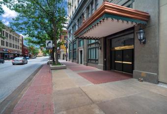 Sandman Signature Fort Worth Downtown Hotel allows 18 year olds to book a room