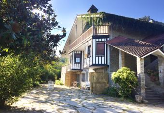 Getxo Garden Houses - The Chalet has Balcony rooms