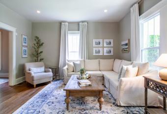 Willow Cottage Minutes from Downtown Knoxville has Balcony rooms