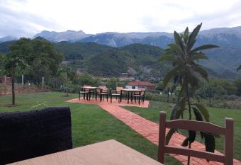 Bujtina Lumo P  rmet has Balcony rooms