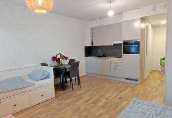 Ruby studio 5min to Airport and 20min to Helsinki center has Balcony rooms