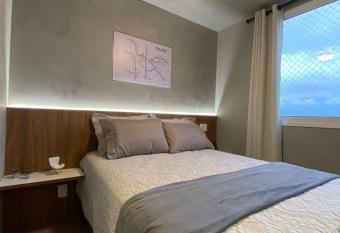 Maravilhoso Apartamento em frente ao Metr   Br  s ! has Smoking rooms