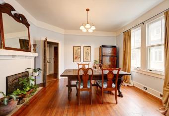 Uptown Oasis With Lush Garden and Pool. Amazing Location! has Balcony rooms