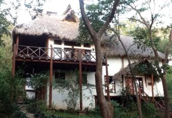 Tuani ecoLodge has Balcony rooms