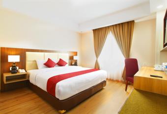 Orchardz Hotel Bandara has Smoking rooms