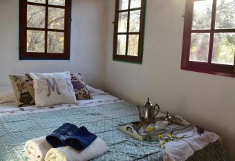 Luz de Caba  a allows 18 year olds to book a room