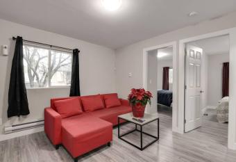 SEPERATE BACK BASEMENT SUITES WITH WELL AMENITIES has Balcony rooms