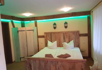 Pension zum Holzpantoffelmacher allows 18 year olds to book a room