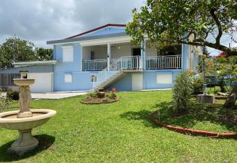 Villa T4 Petit-Bourg vue sur mer has Balcony rooms