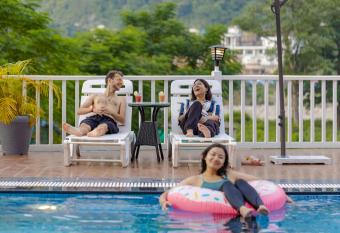 Zostel Plus Rishikesh, Mohanchatti allows 18 year olds to book a room