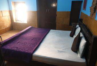 Hotel Laughing Buddha allows 18 year olds to book a room