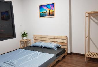 Pallet Apartment 02 Bedroom allows 18 year olds to book a room
