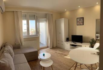 Sleepover - Studio has Balcony rooms